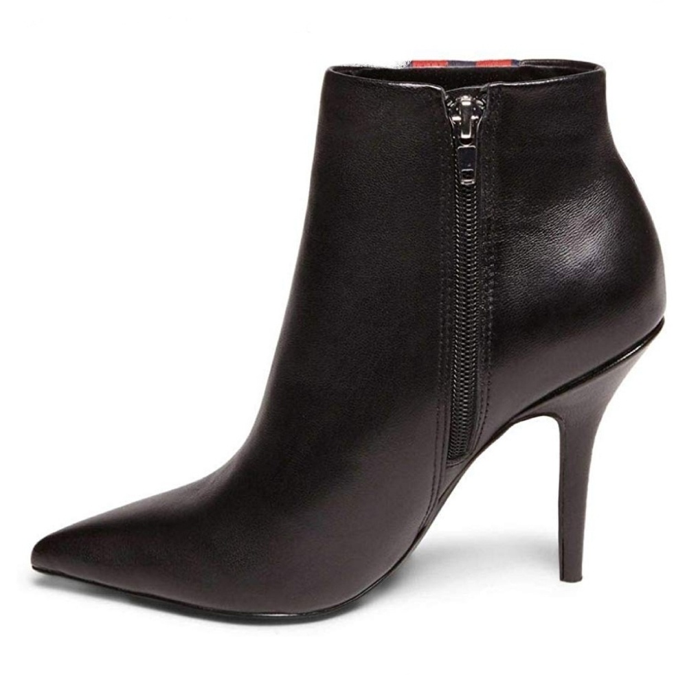Sexy & Sporty Steve Madden Booties - Picture 5 of 8